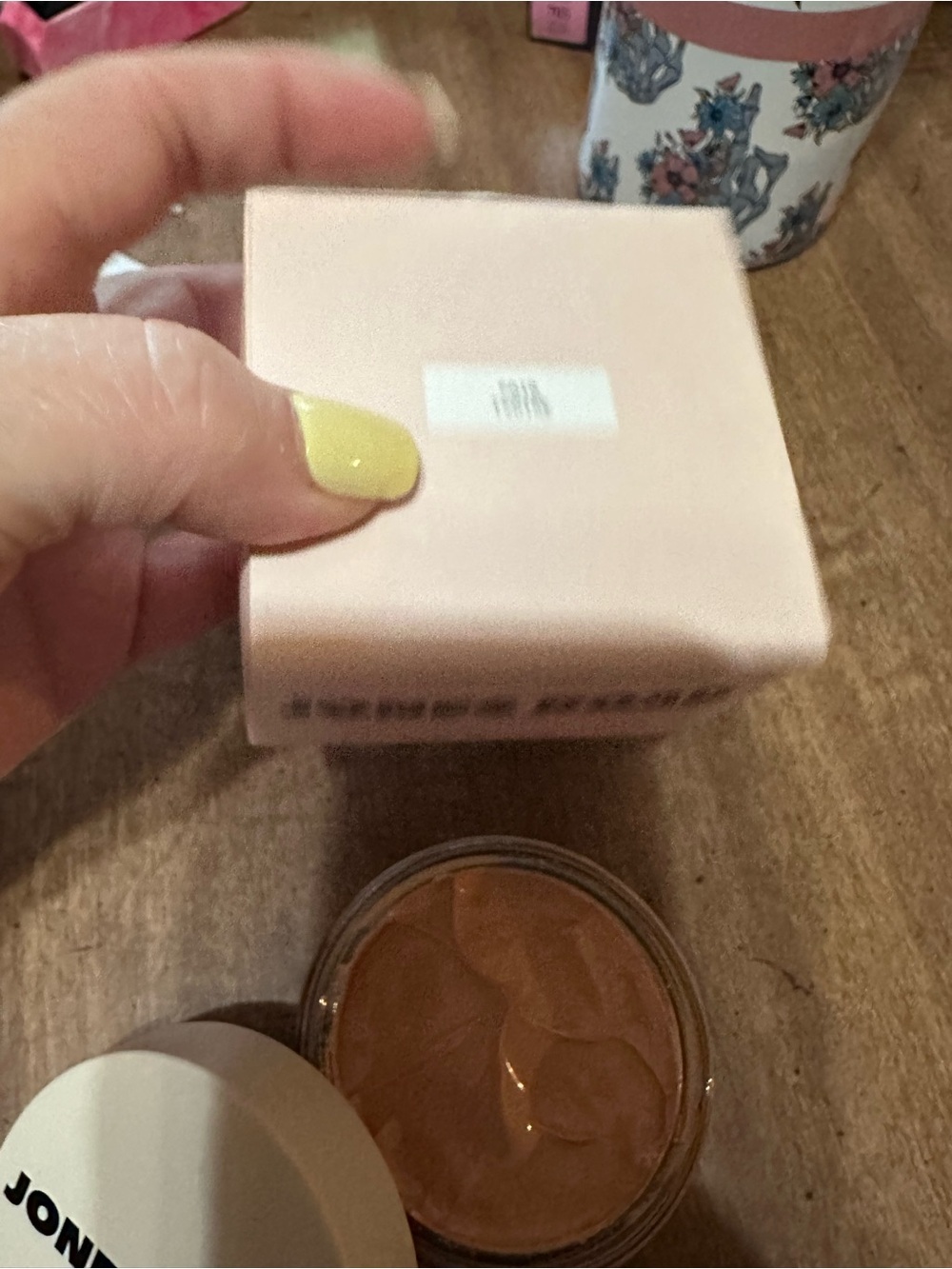 New JONES ROAD - What the Foundation Moisture Tint color fair